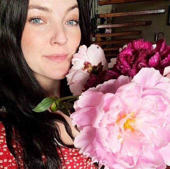 Meet your Posher, Emily - Picture 1 of 1